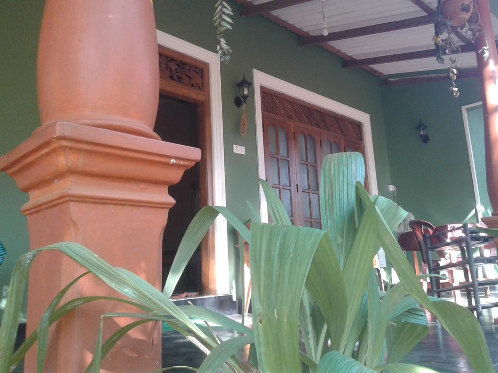 Green Bamboo House Сигирия Екстериор снимка